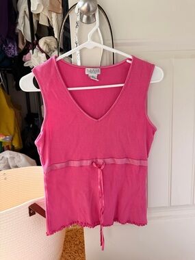 Pink V-Neck Sleeveless Knit Top